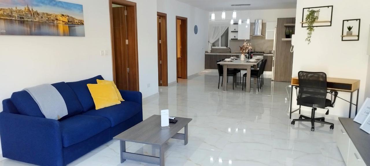 Large And Modern Apartment In The Centre Of Malta Mosta Ngoại thất bức ảnh