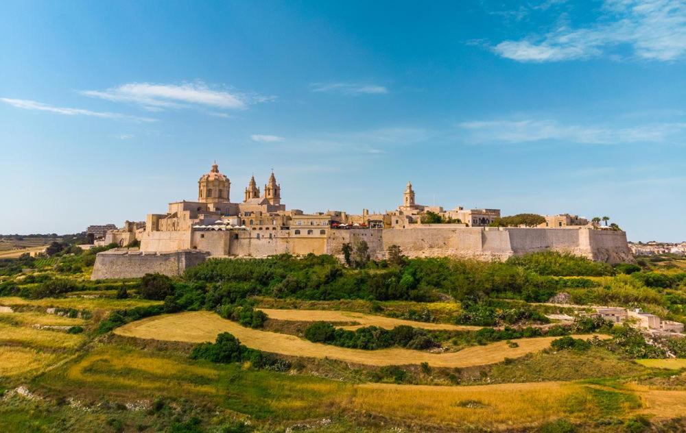Large And Modern Apartment In The Centre Of Malta Mosta Ngoại thất bức ảnh