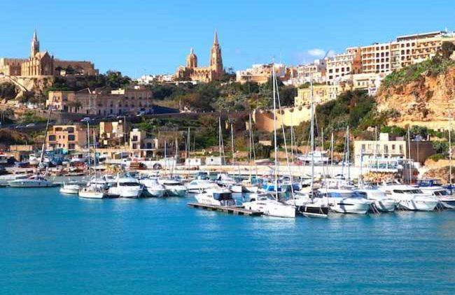 Large And Modern Apartment In The Centre Of Malta Mosta Ngoại thất bức ảnh